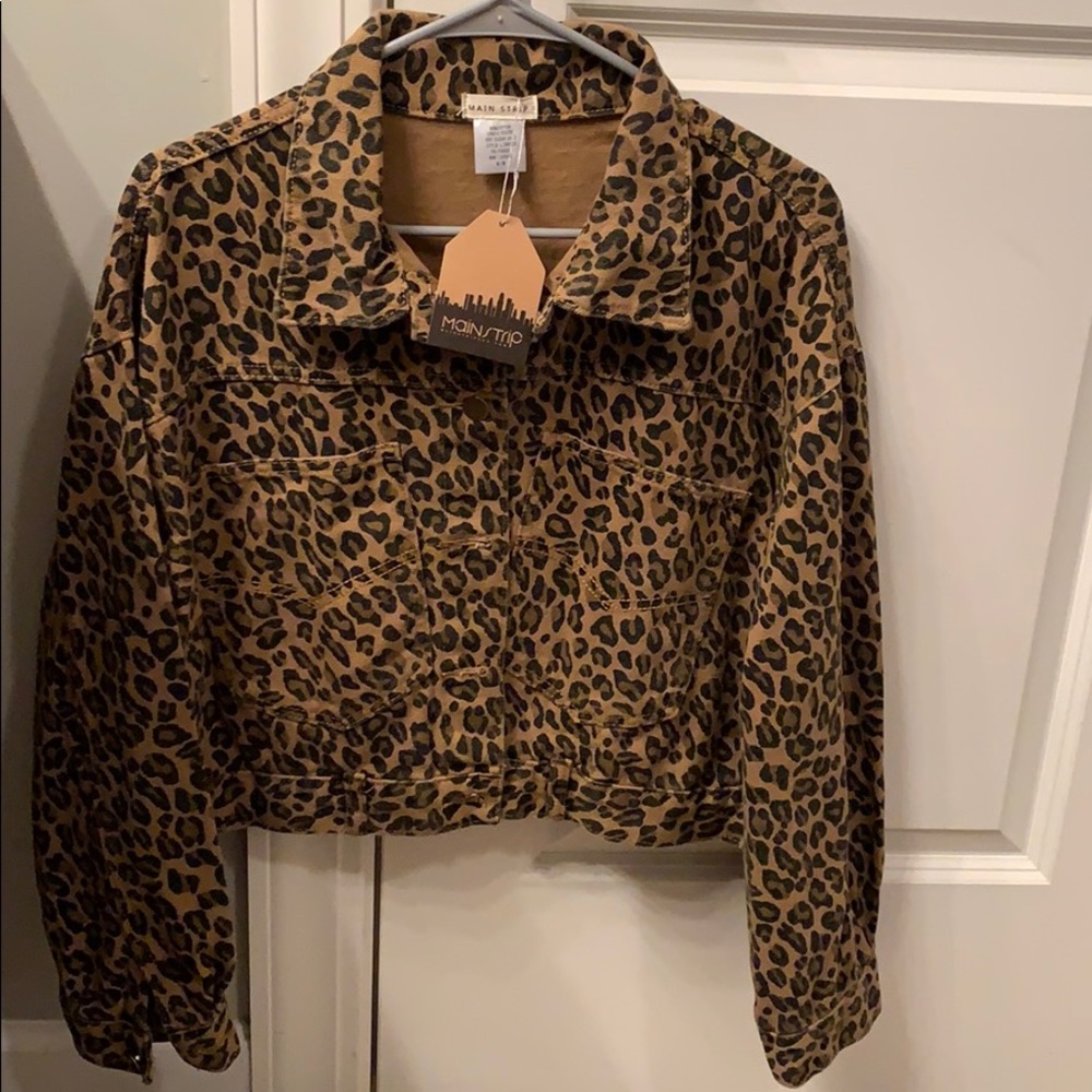 Boutique leopard print cropped jacket